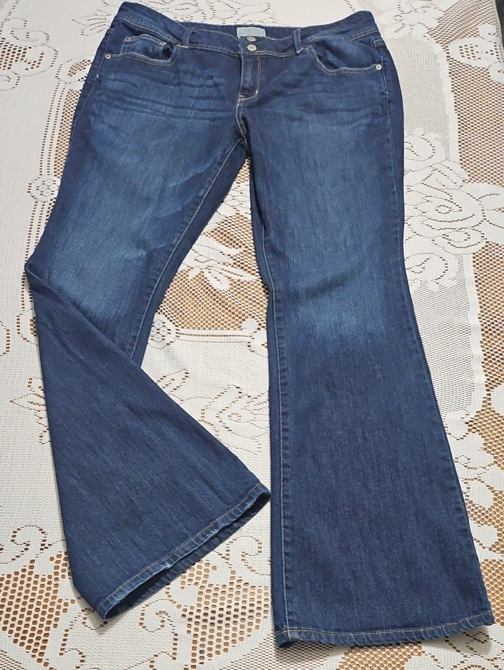 Aeropostale Women's Flared Jeans in Dark Blue Denim - 15/16 Tall